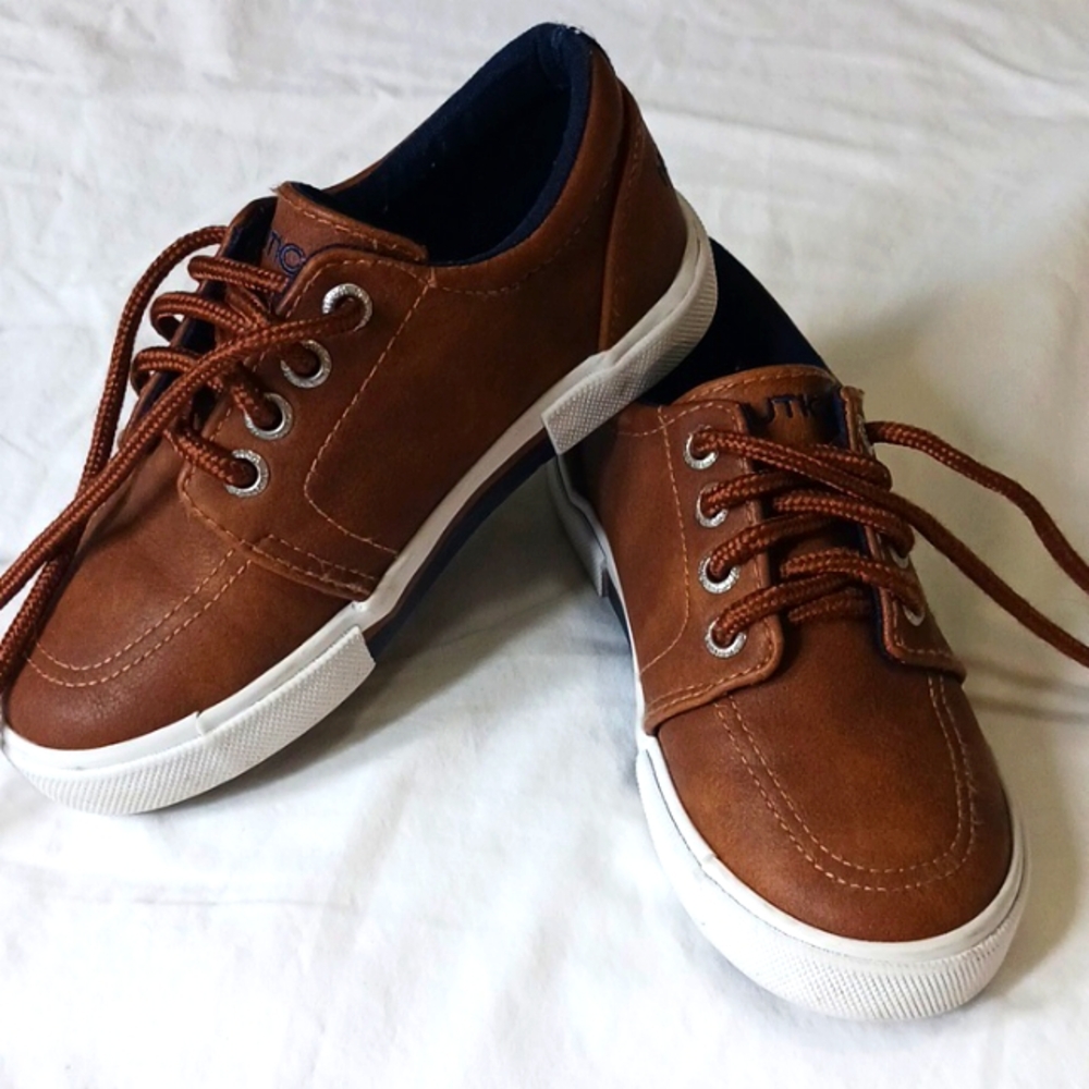 Nautica Brown  toddler shoes boy size9